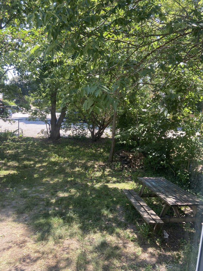 415 Oxford Street East - Photo 18