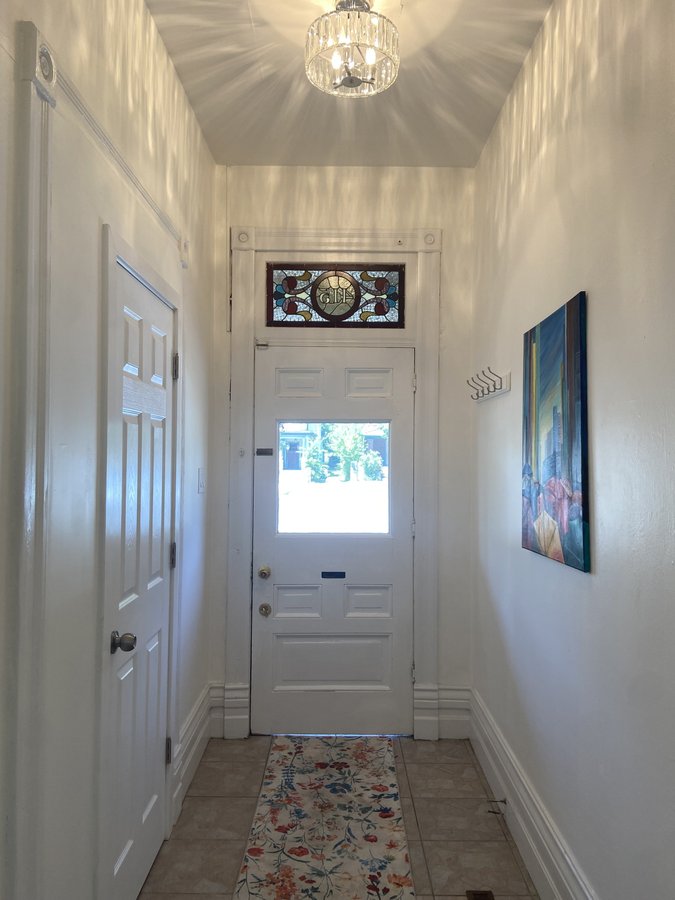 415 Oxford Street East - Photo 2