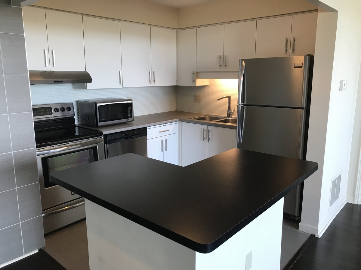695 Richmond Street - Photo 2