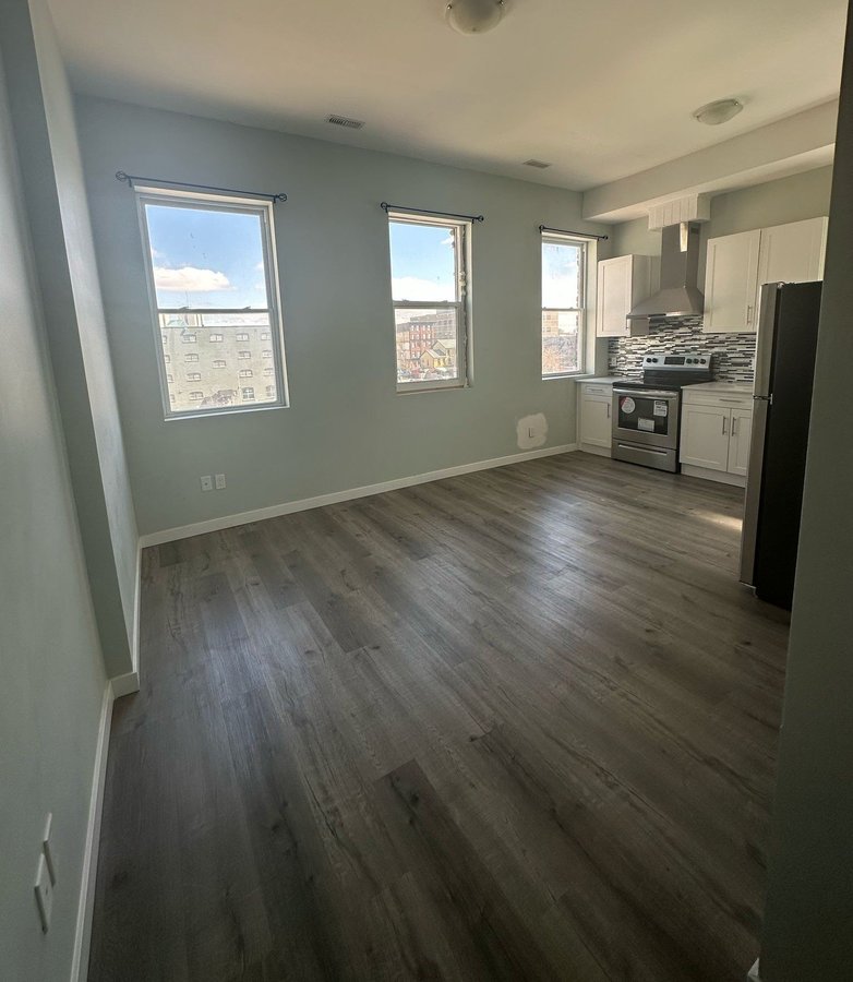 362 Richmond Street - Photo 1