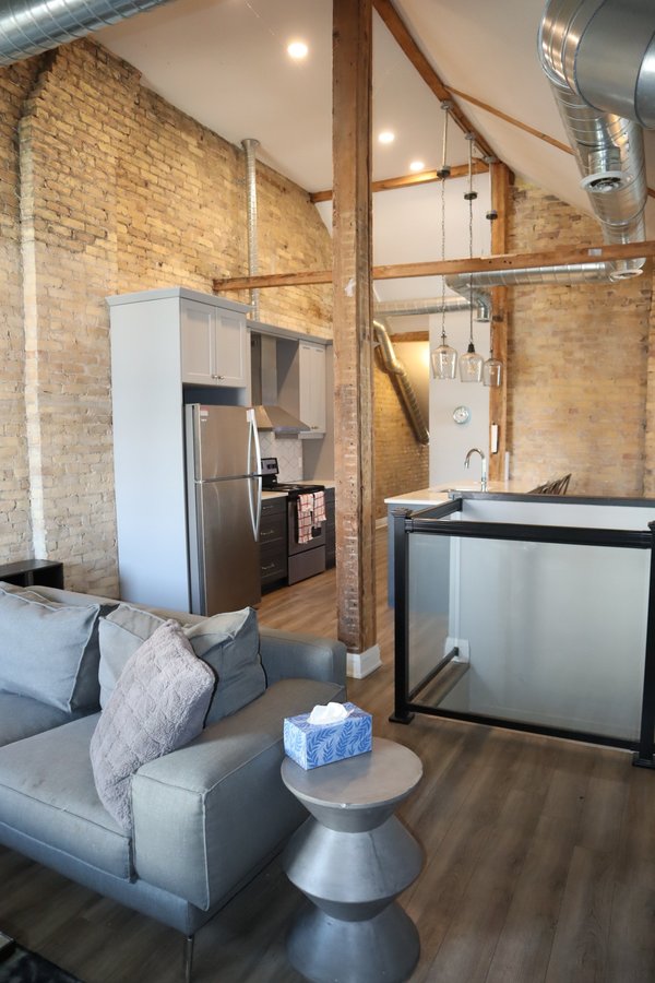 359 Dundas Street - Photo 1