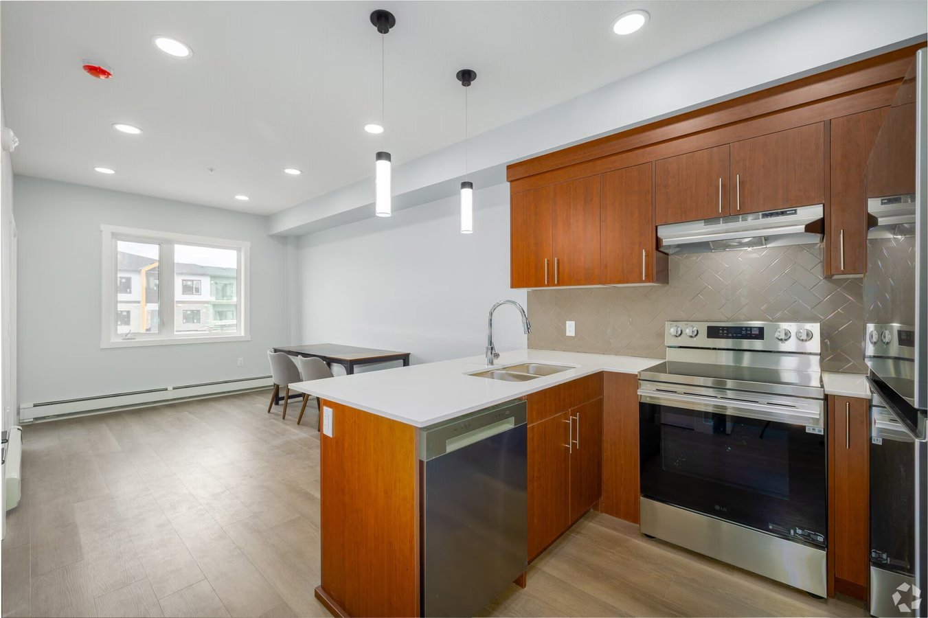 348 Greystone Boulevard - Photo 5