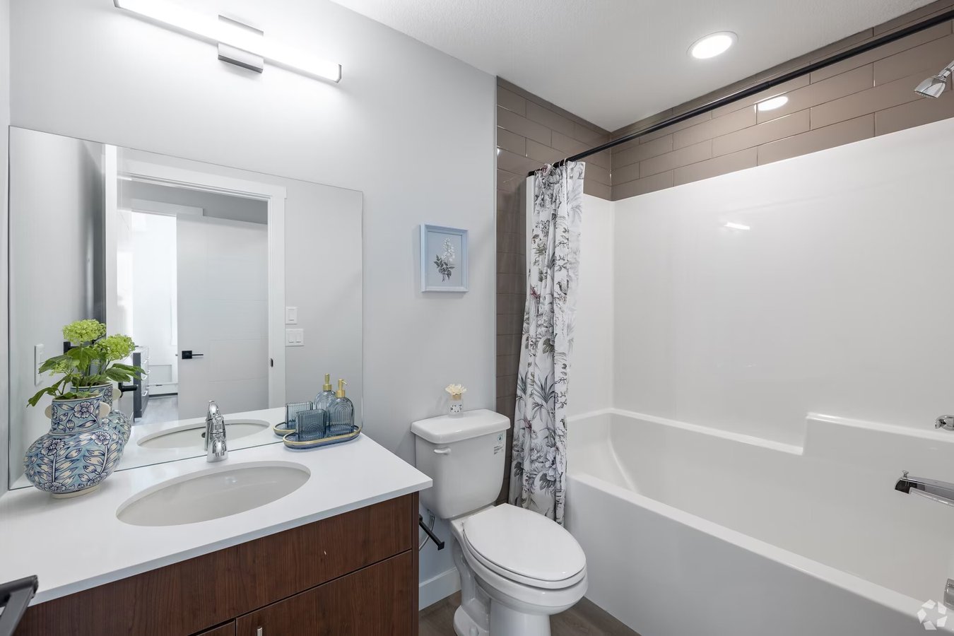 348 Greystone Boulevard - Photo 3