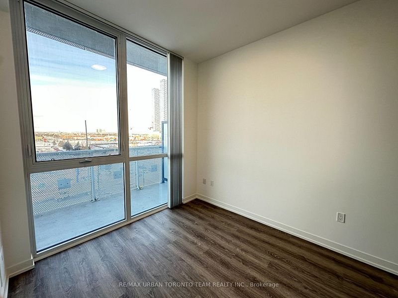 8 Interchange Way - Photo 7