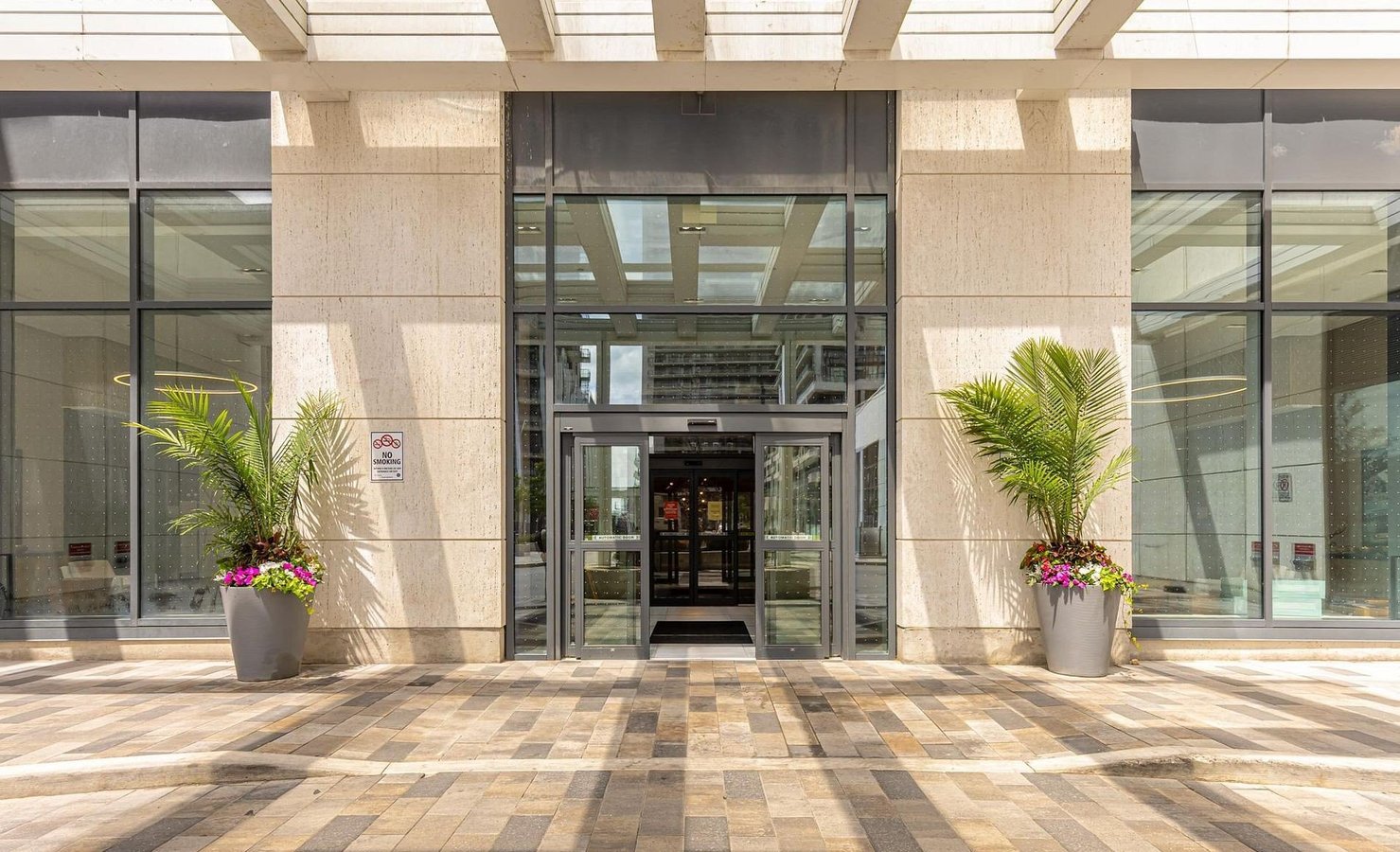 9000 Jane Street - Photo 2