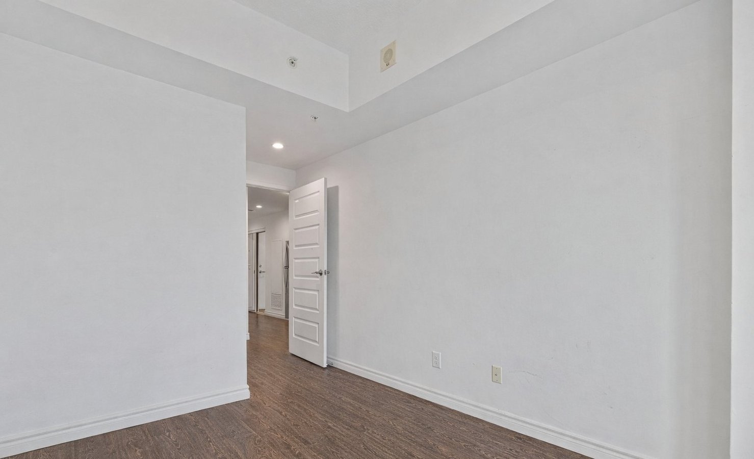 898 Portage Parkway - Photo 5
