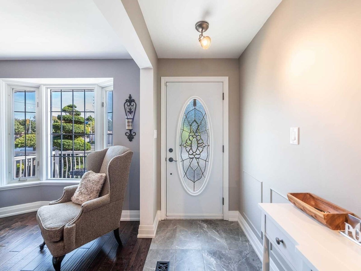 669 Tedwyn Drive - Photo 2