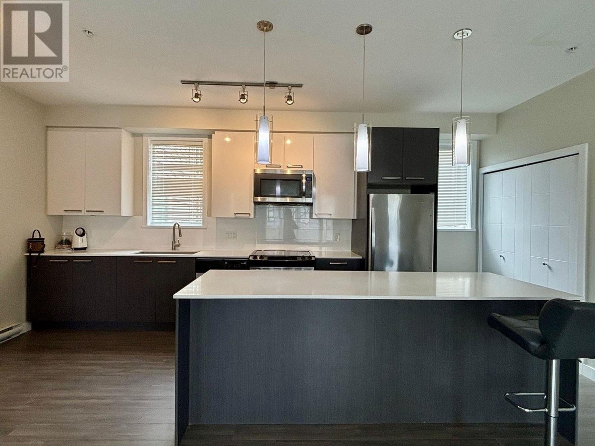 638 REGAN AVENUE - Photo 4
