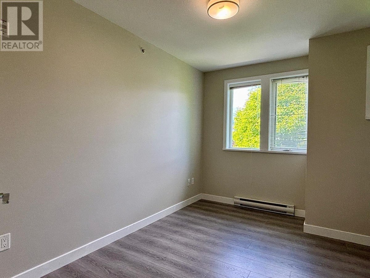 638 REGAN AVENUE - Photo 12