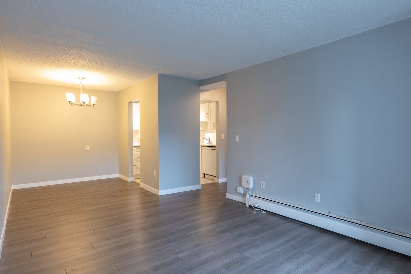 1060 King Albert Avenue - Photo 2