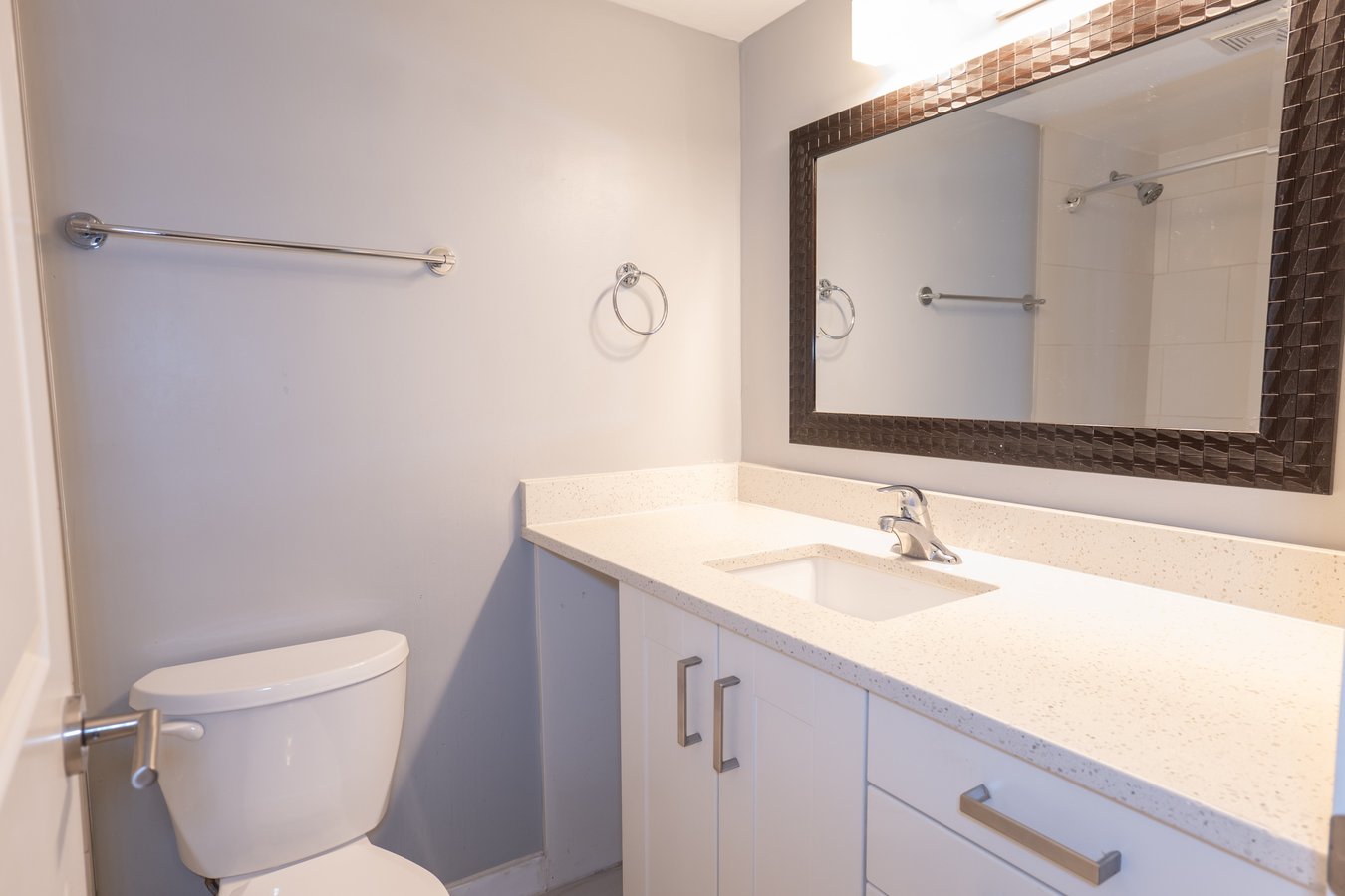 1060 King Albert Avenue - Photo 19