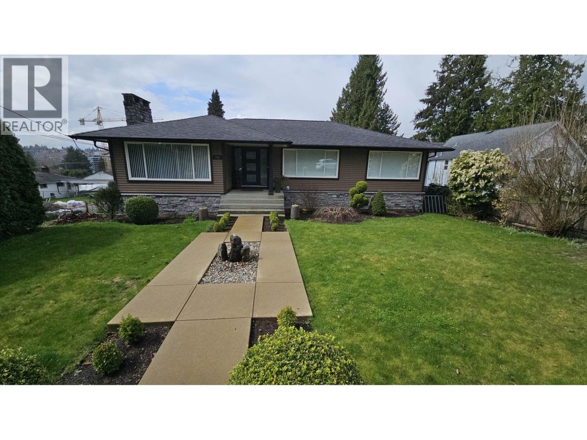376 RICHARD STREET - Photo 1