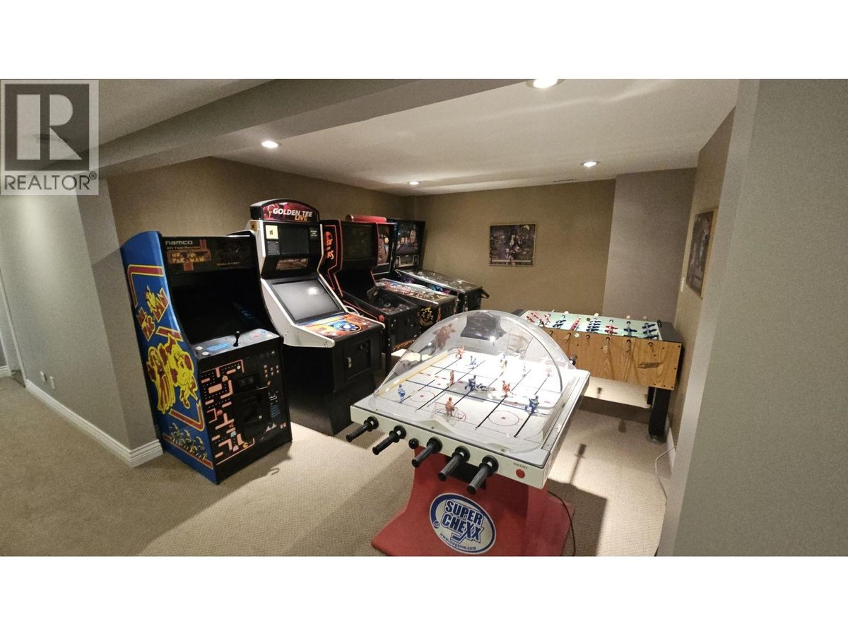 376 RICHARD STREET - Photo 5