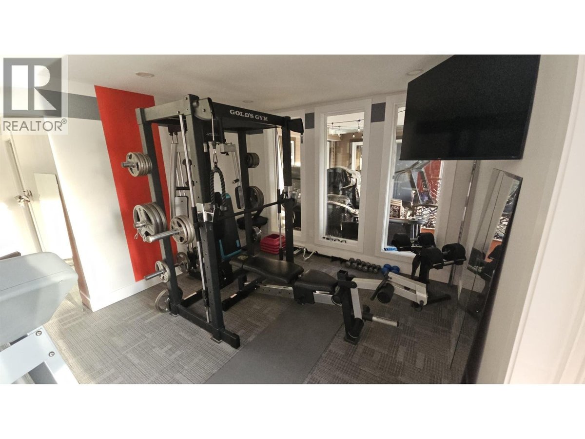 376 RICHARD STREET - Photo 6