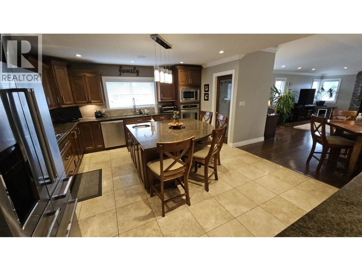 376 RICHARD STREET - Photo 9