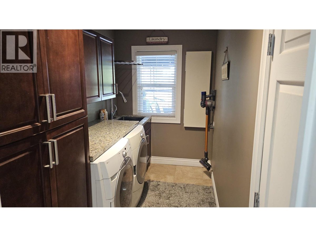 376 RICHARD STREET - Photo 11