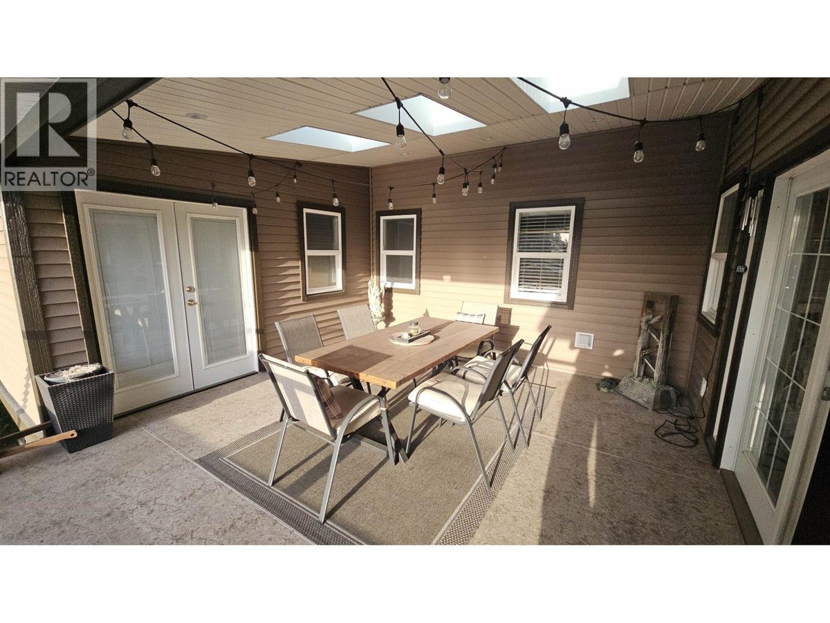 376 RICHARD STREET - Photo 25