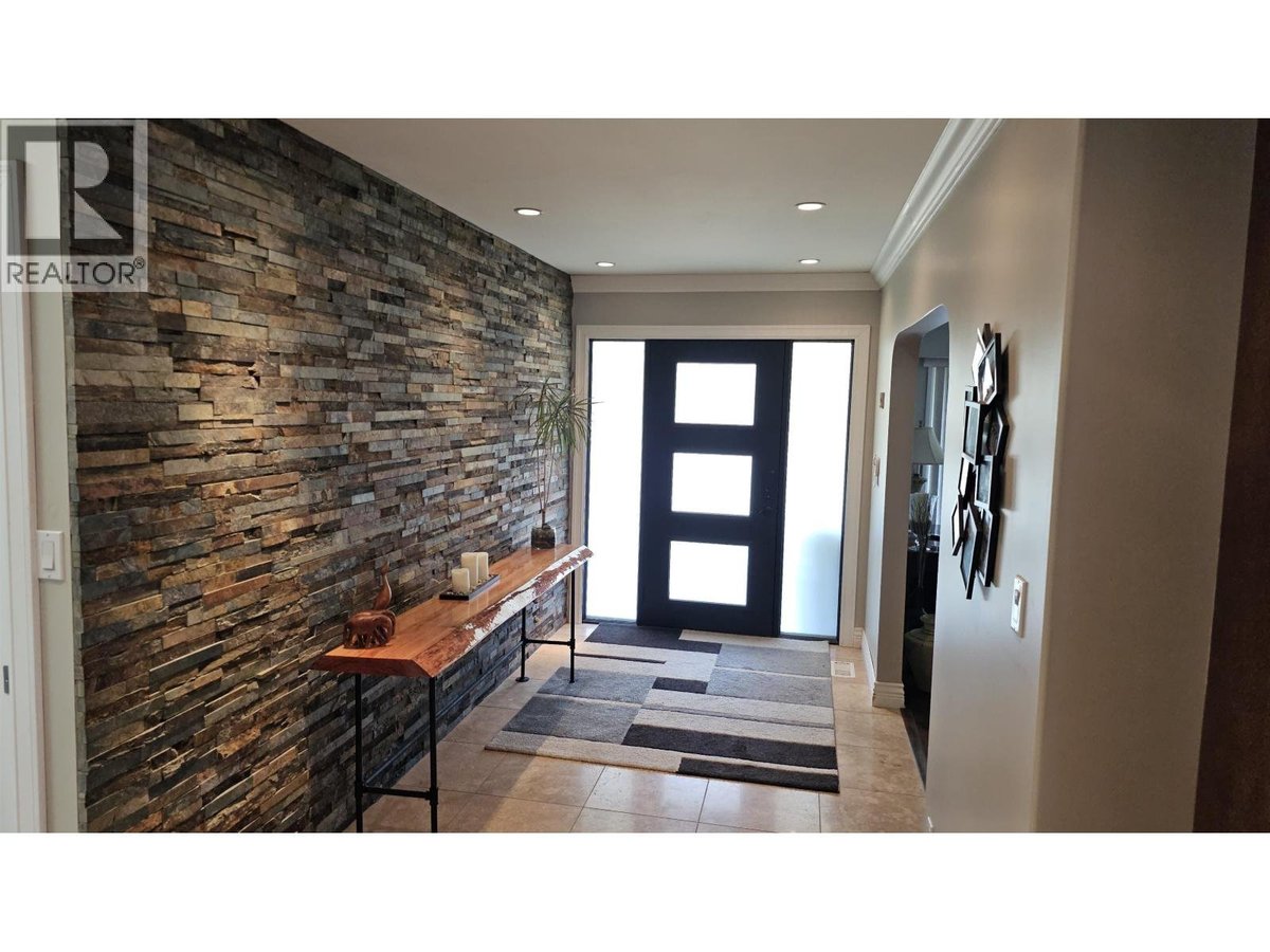 376 RICHARD STREET - Photo 31