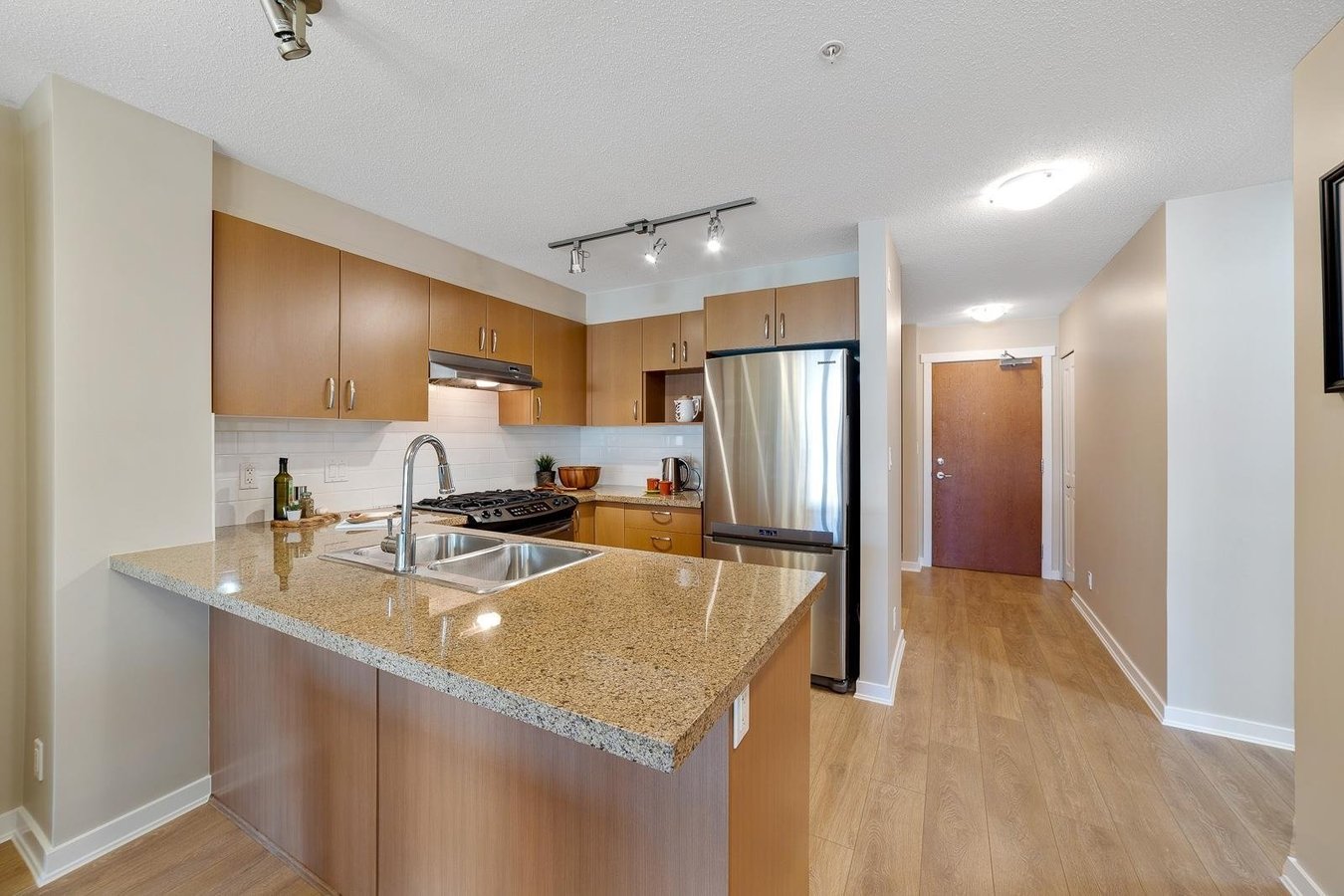 3097 Lincoln Avenue - Photo 3