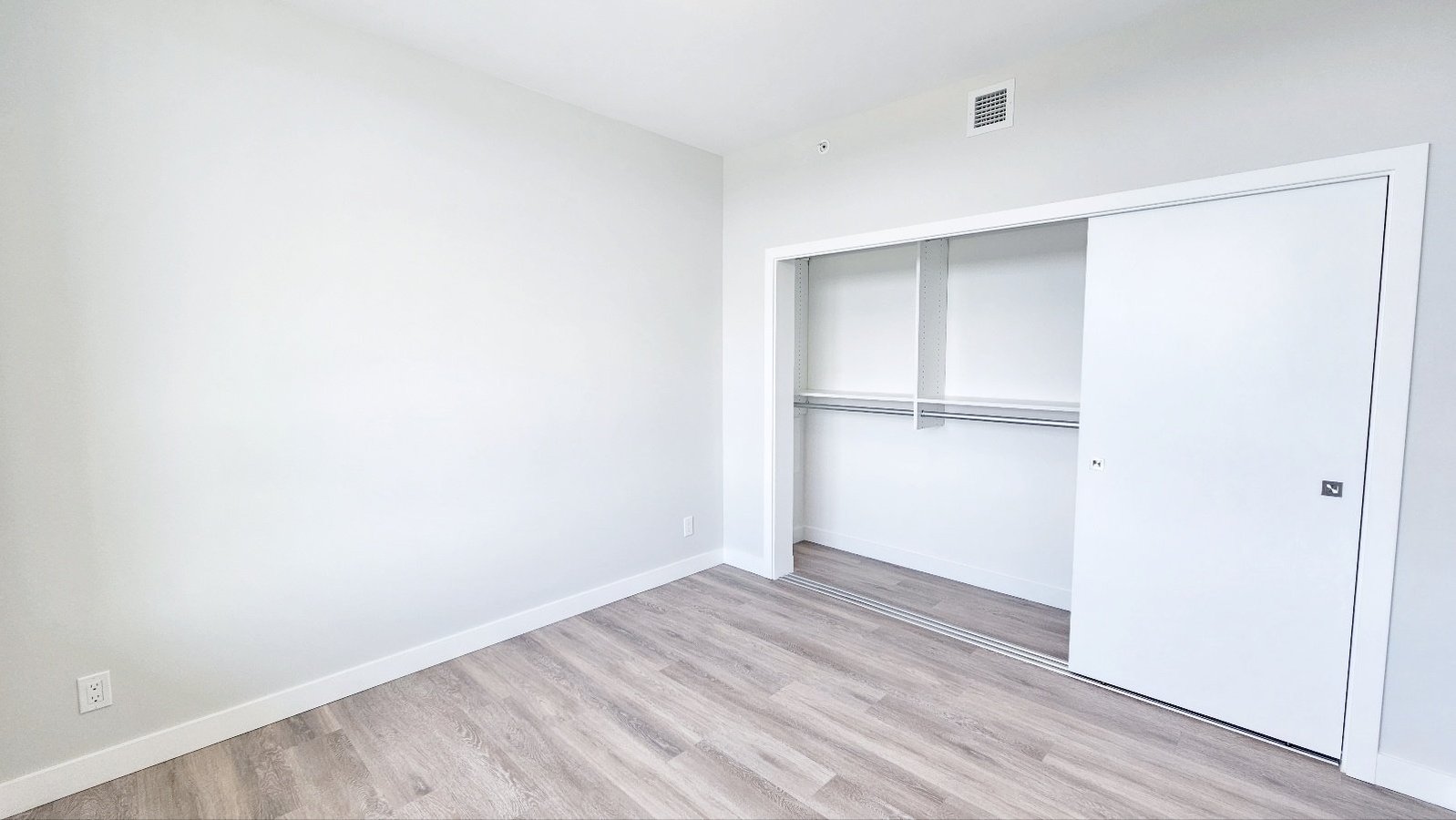 567 Emerson Street - Photo 5