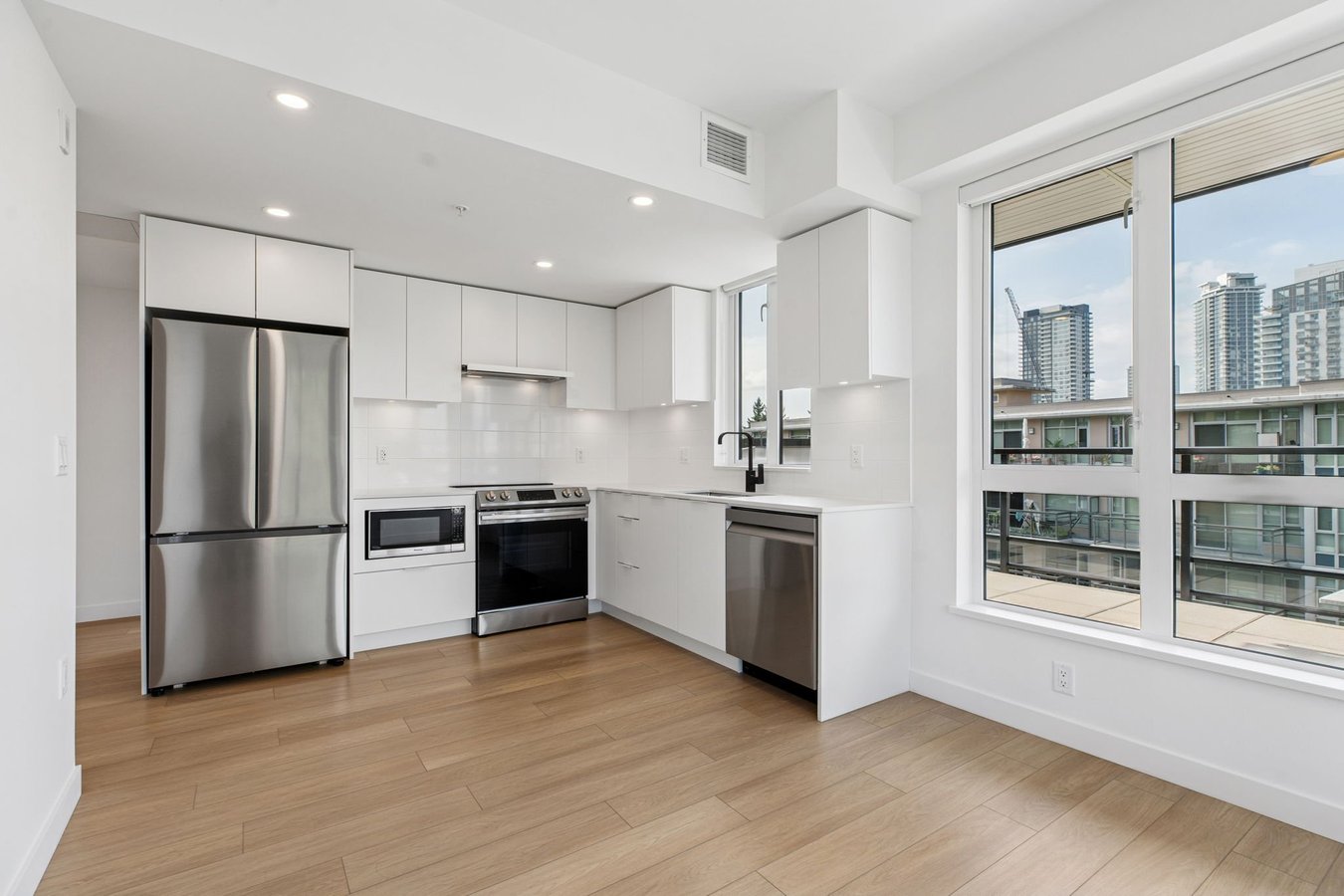 710 Dogwood Street - Photo 2