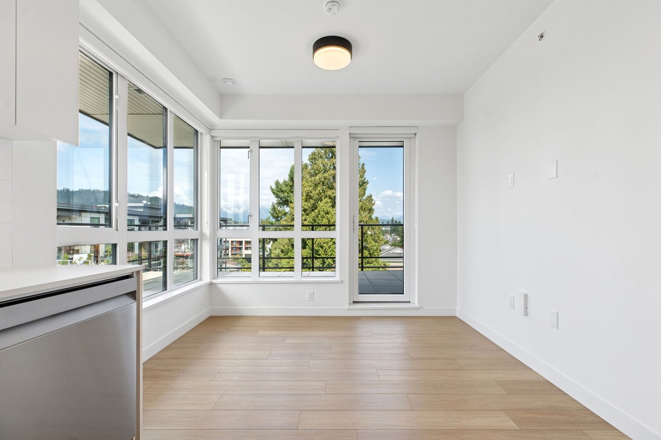710 Dogwood Street - Photo 1