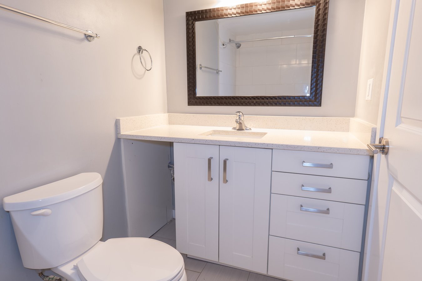 1060 King Albert Avenue - Photo 18