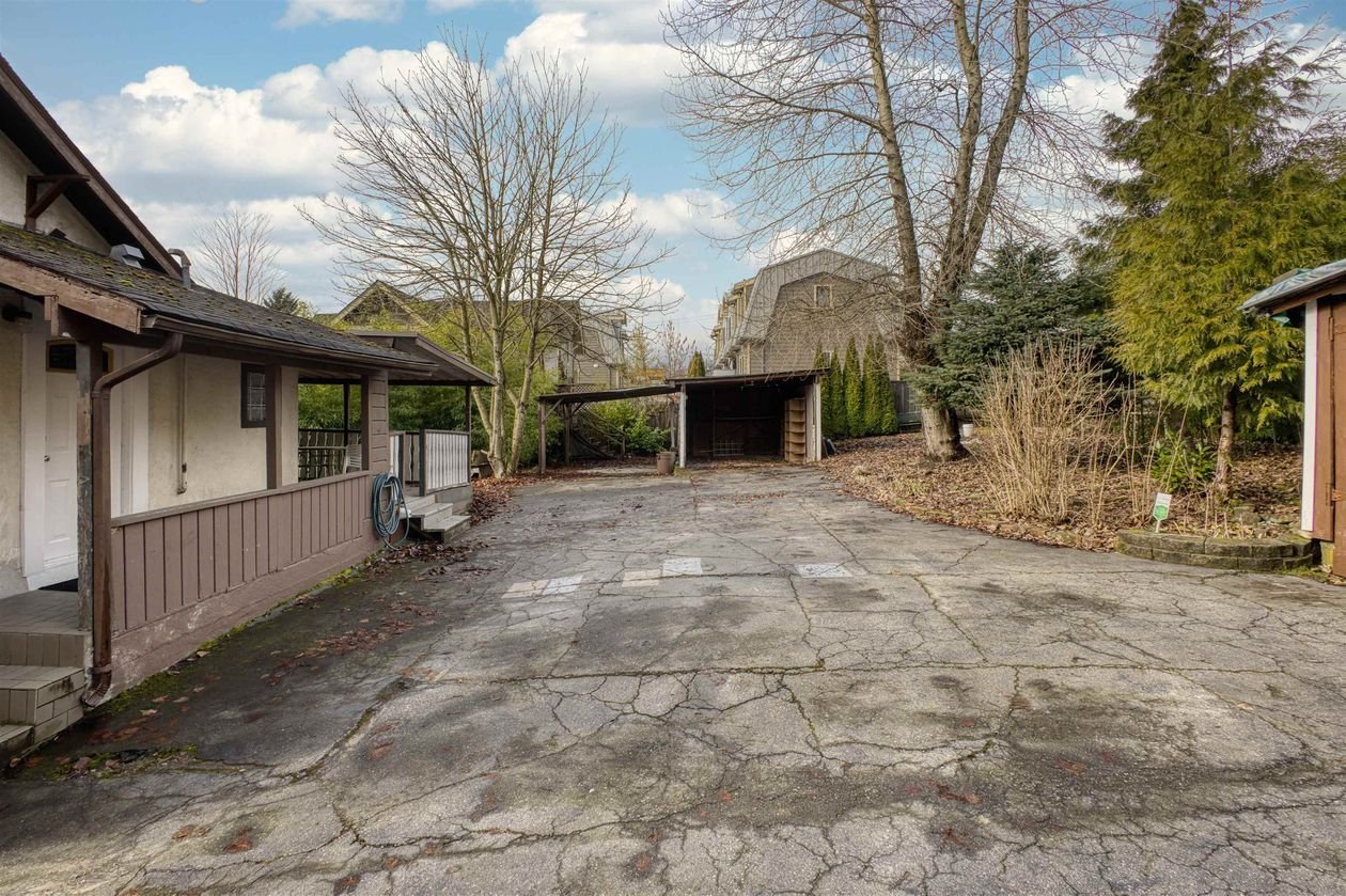1111 Cartier Avenue - Photo 5