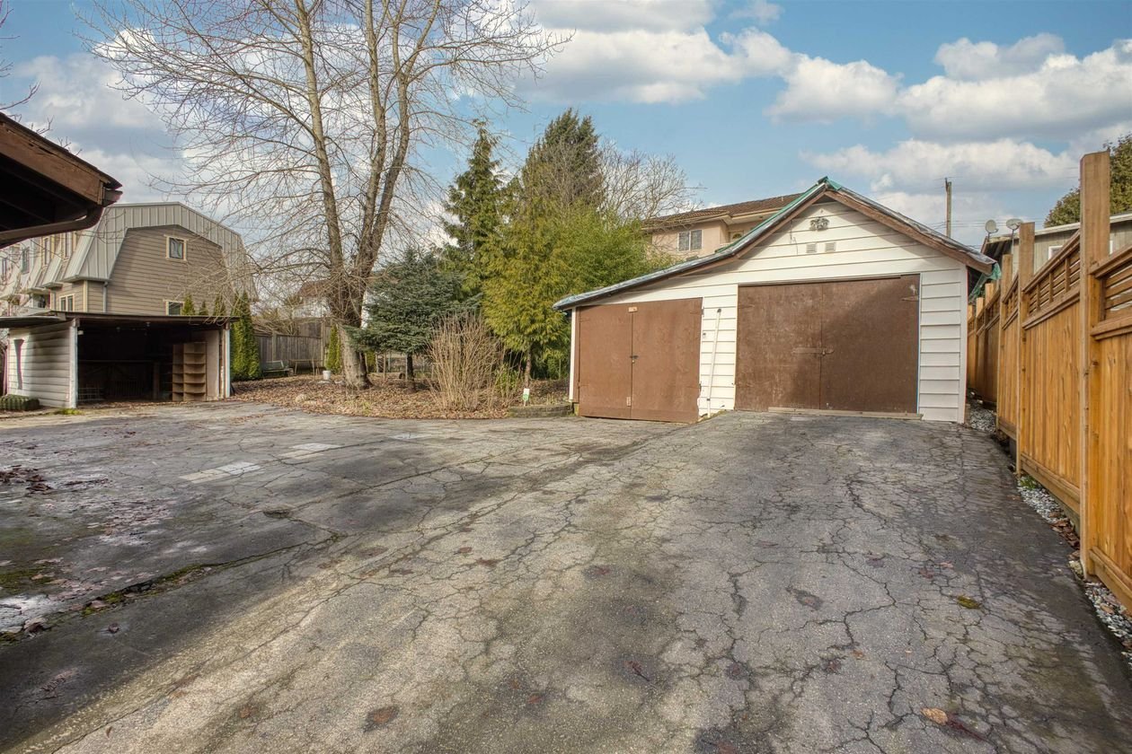 1111 Cartier Avenue - Photo 6