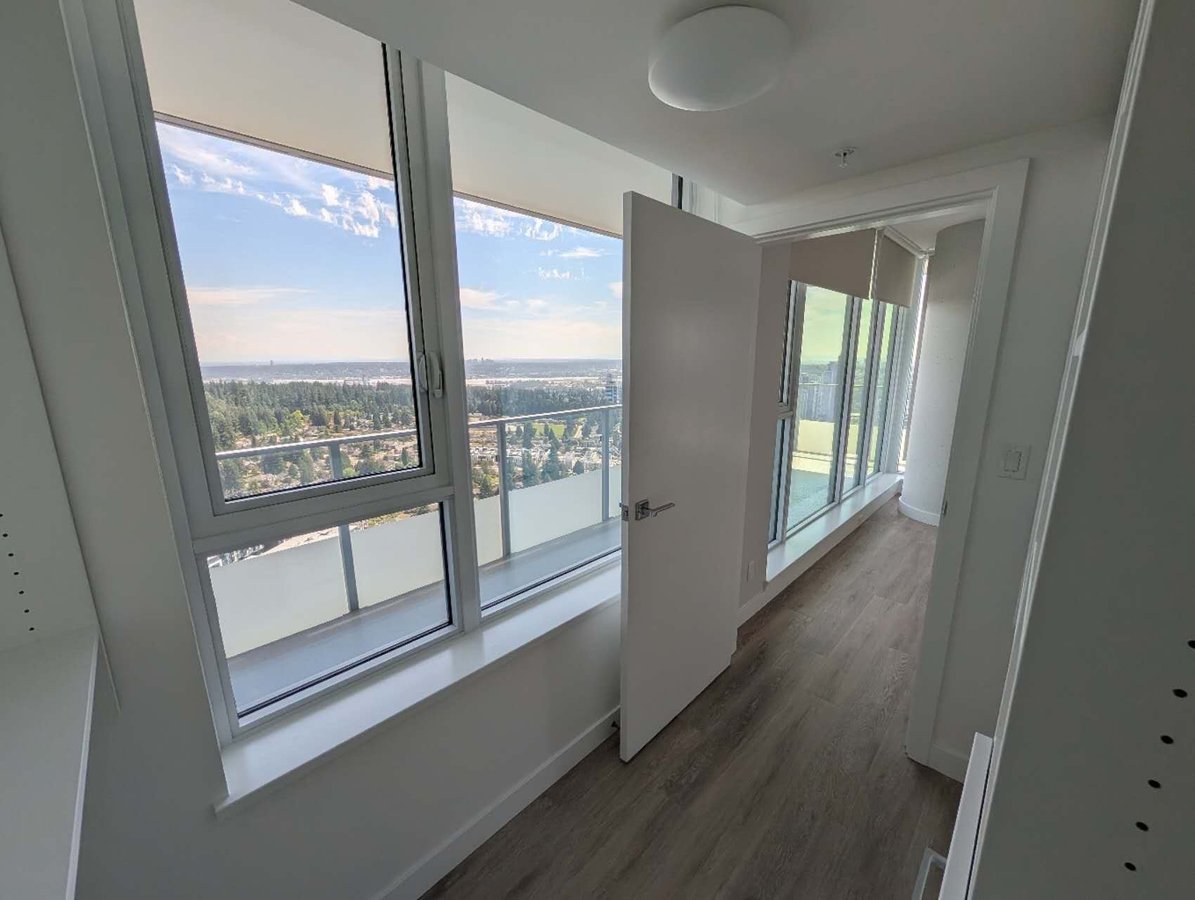 567 Emerson Street - Photo 4