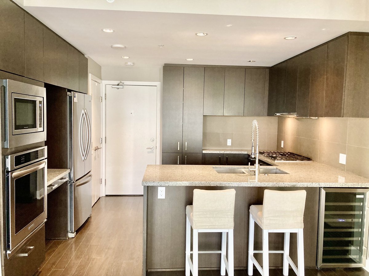 3008 Glen Drive - Photo 3