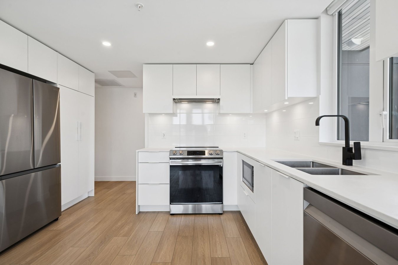 710 Dogwood Street - Photo 2