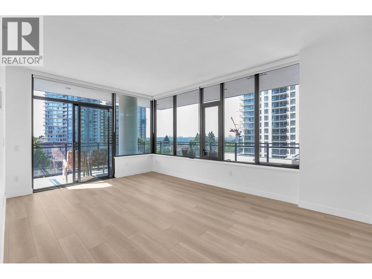 1002 626 CLAREMONT STREET - Photo 1