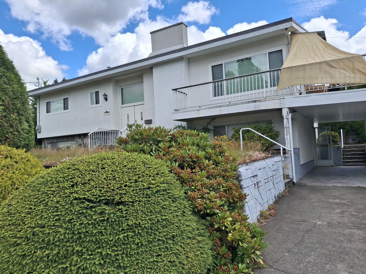 343 Richard Street - Photo 2