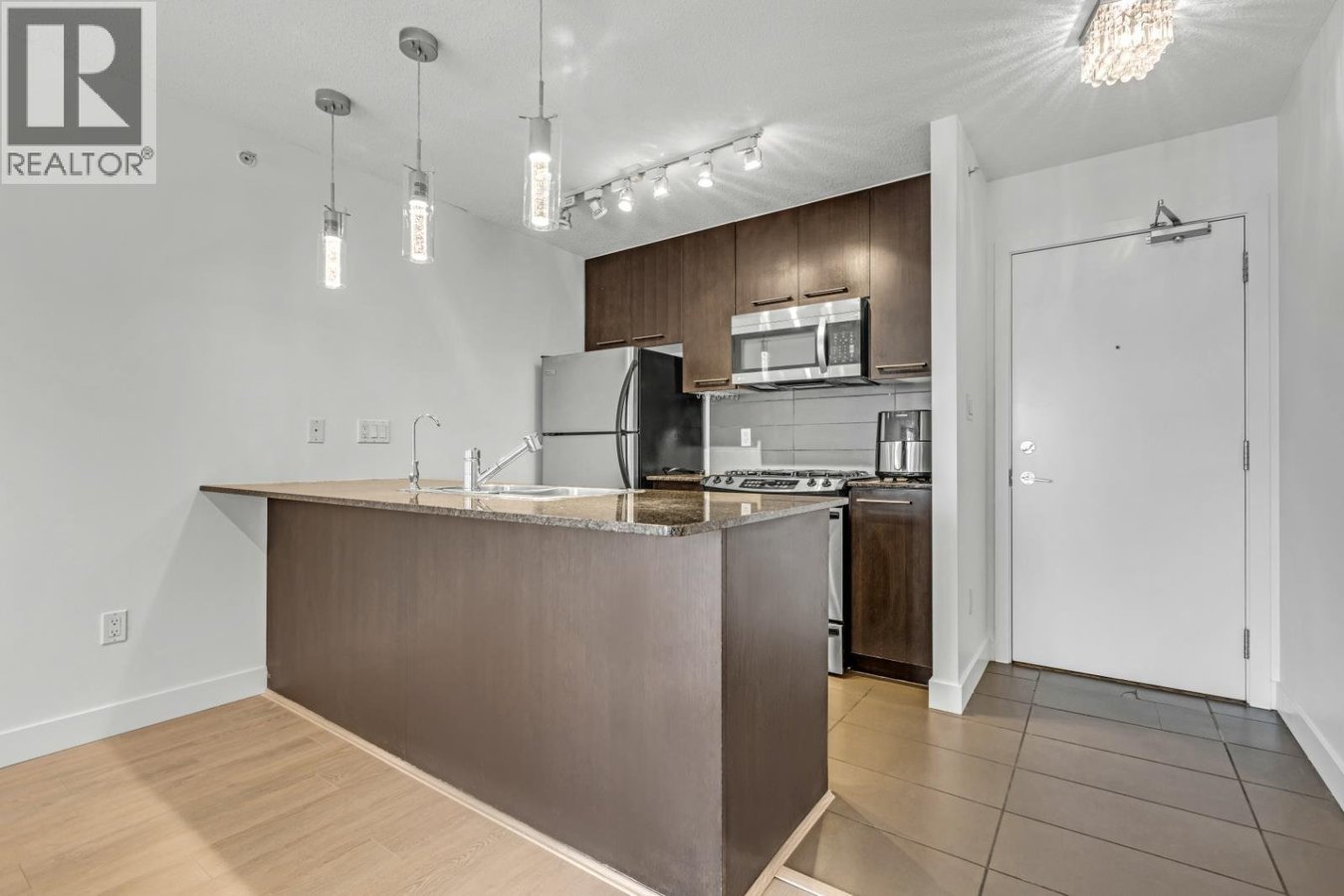 1103 2979 GLEN DRIVE - Photo 9