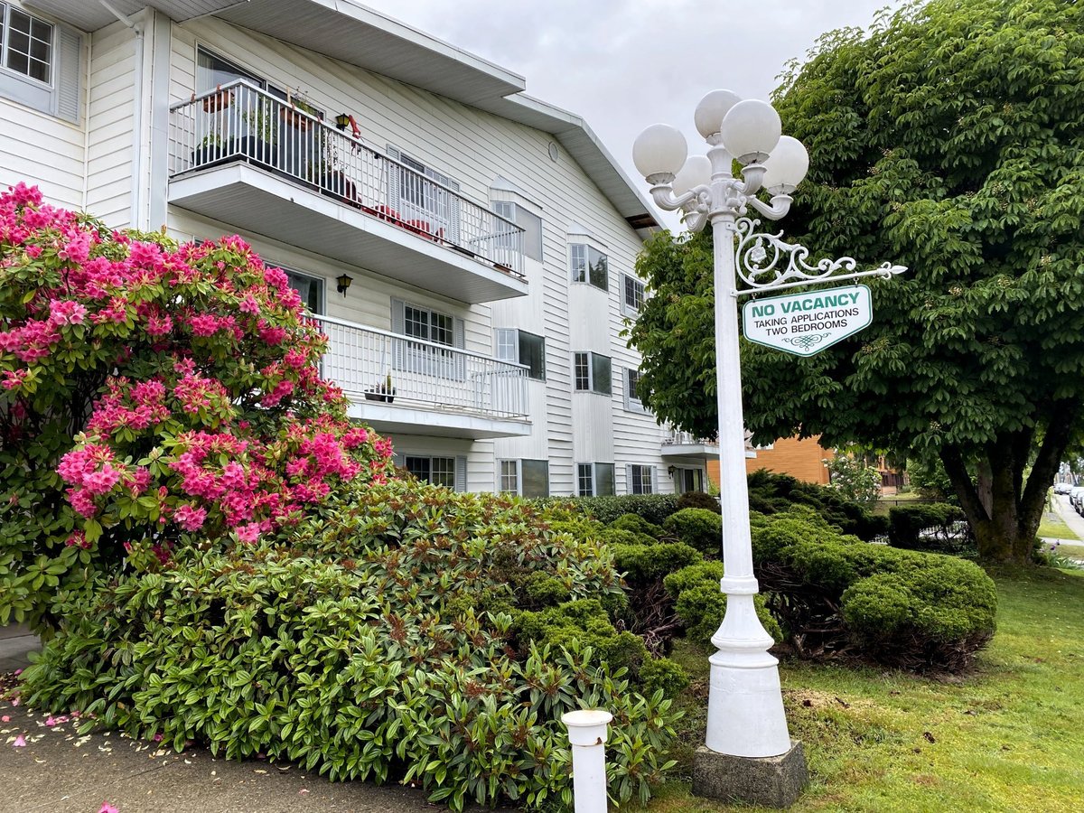 1001 Ridgeway Avenue - Photo 1