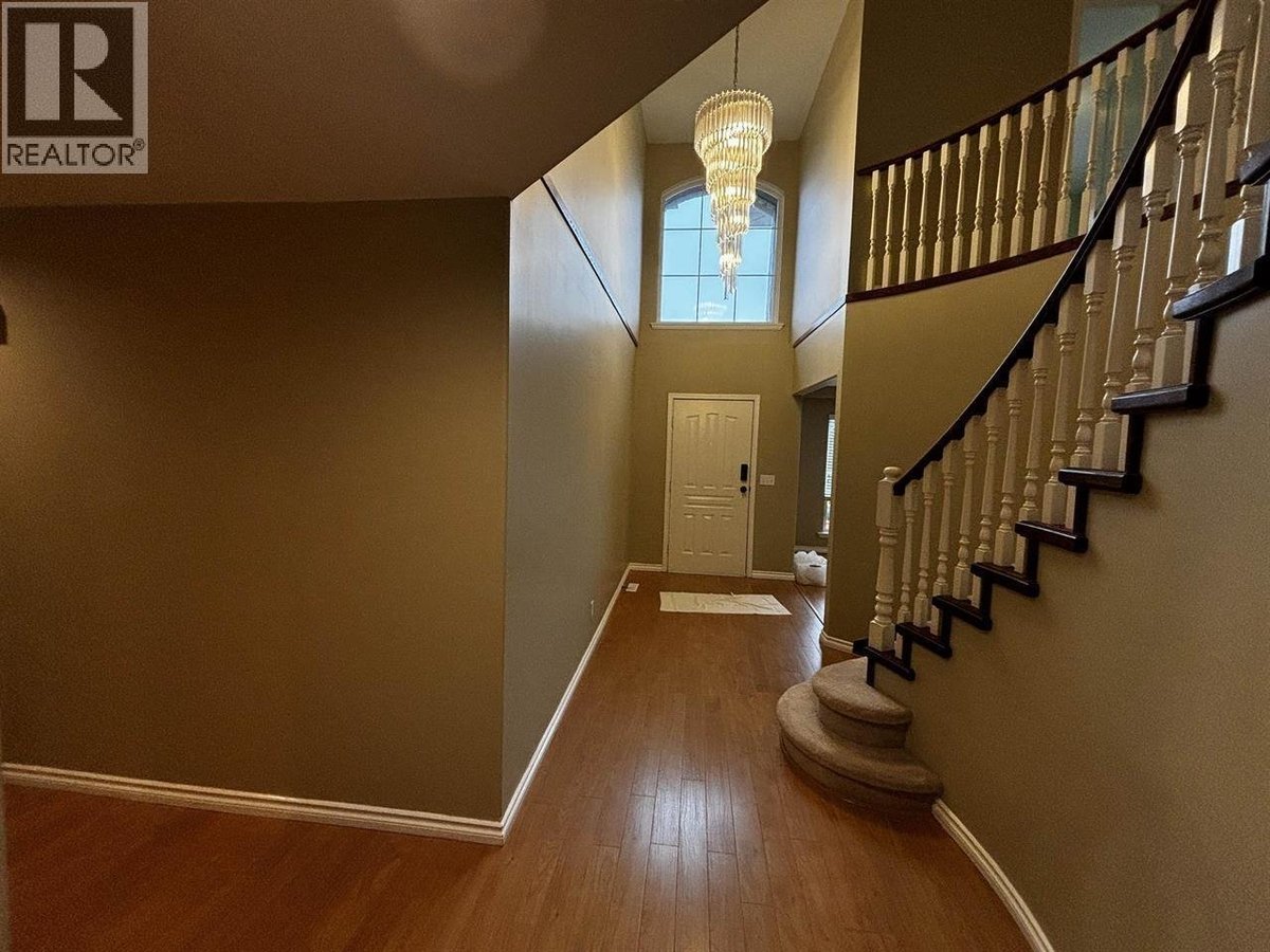 1605 SALAL CRESCENT - Photo 2