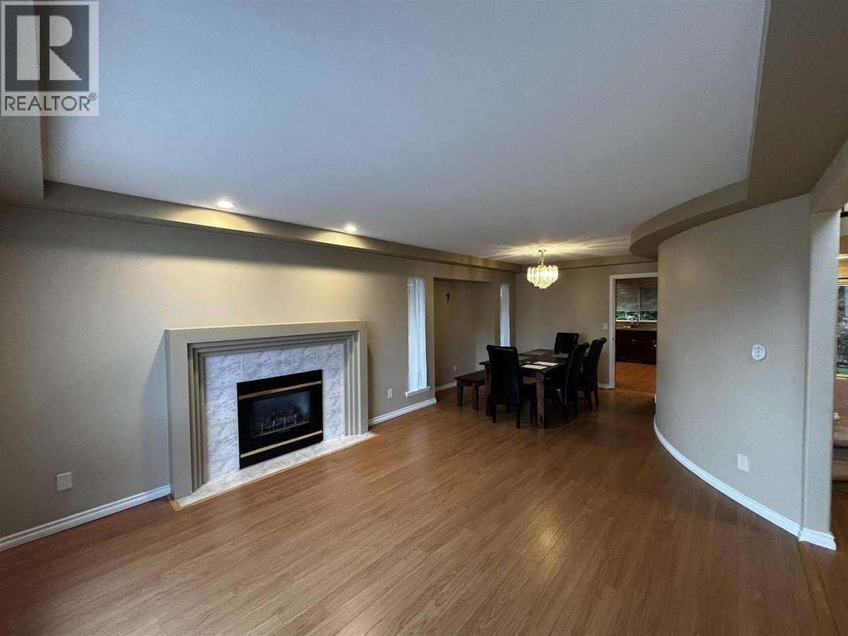 1605 SALAL CRESCENT - Photo 4