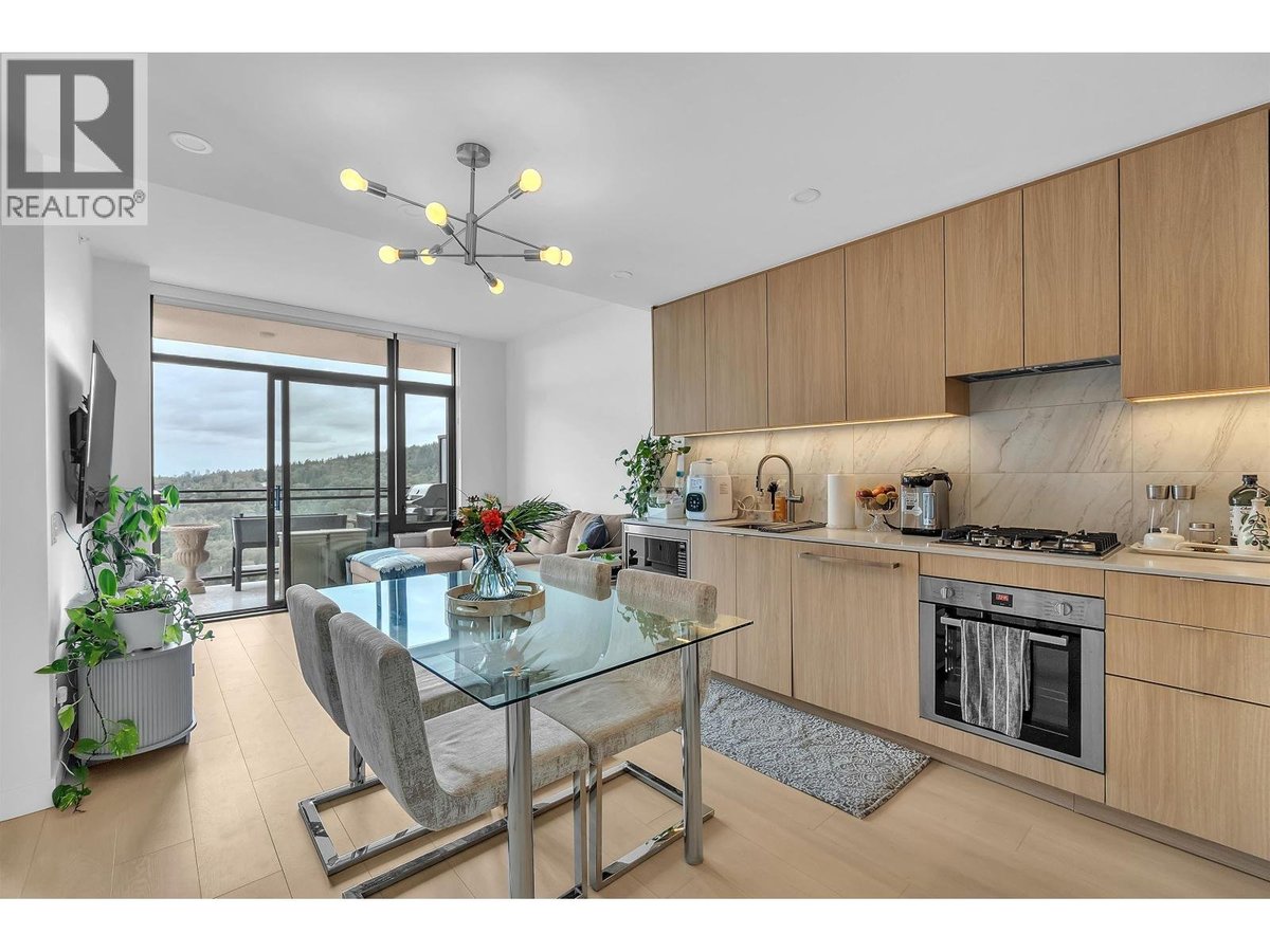 2503 626 CLAREMONT STREET - Photo 1