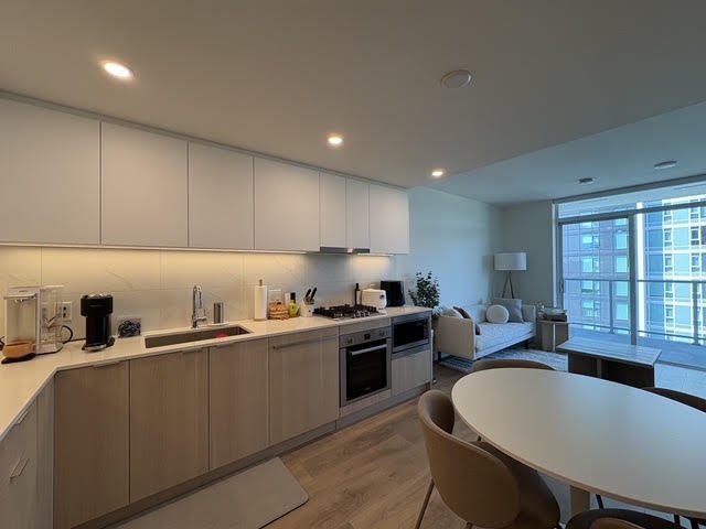 308 Alderson Avenue - Photo 5