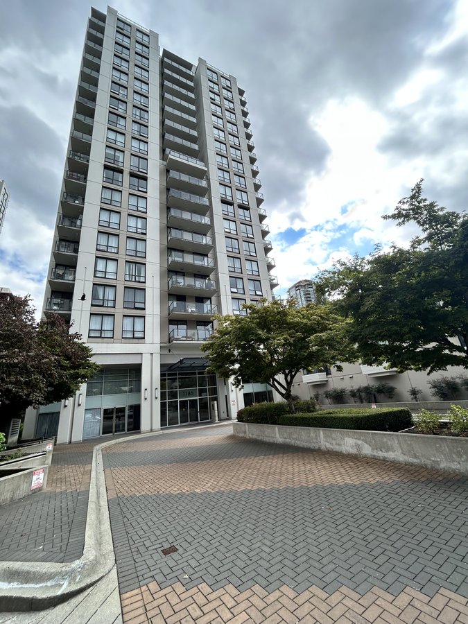 1185 The High Street - Photo 2