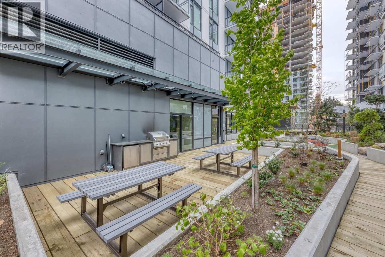 626 Claremont Street - Photo 13