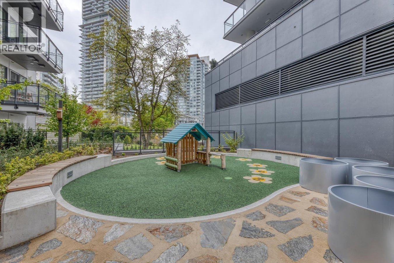 626 Claremont Street - Photo 12