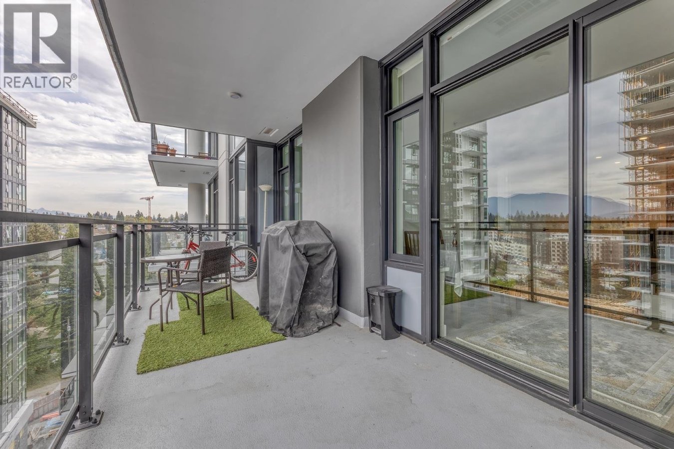 626 Claremont Street - Photo 10