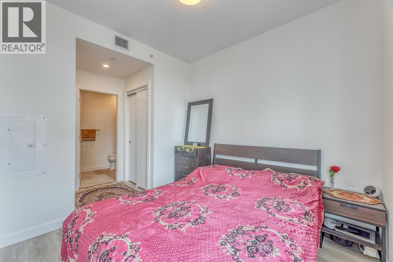 626 Claremont Street - Photo 6