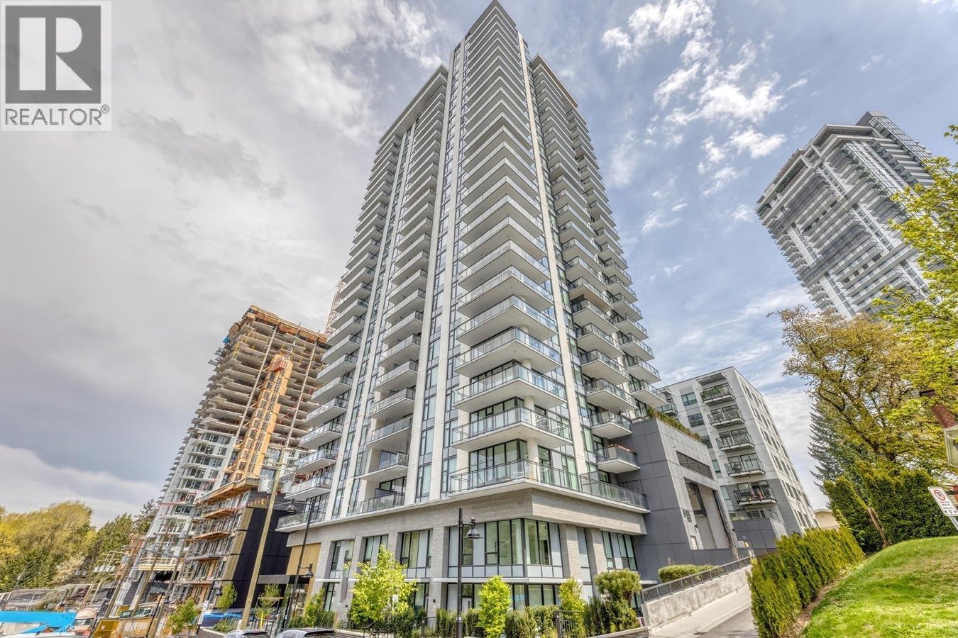 626 Claremont Street - Photo 2