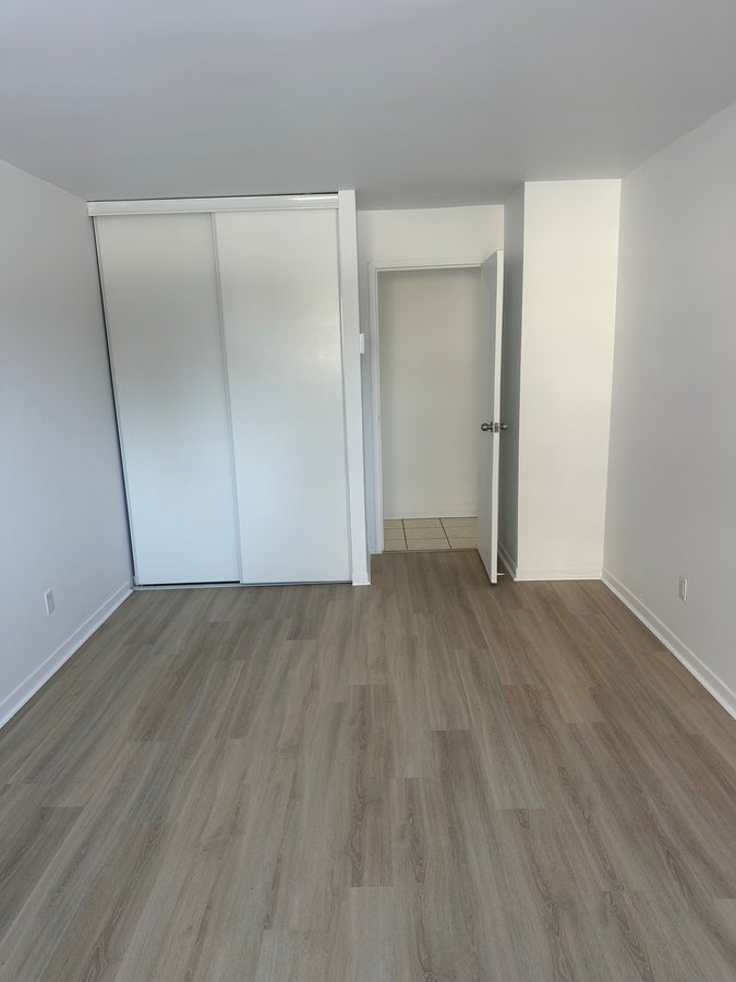 6000 Boulevard Cavendish - Photo 2