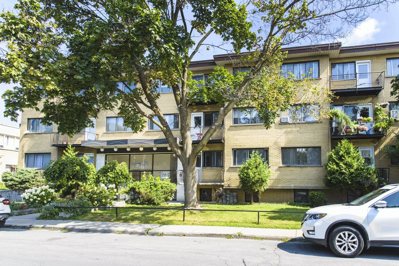 Rentals.ca ) Côte SaintLuc Apartments, Condos and Houses For Rent