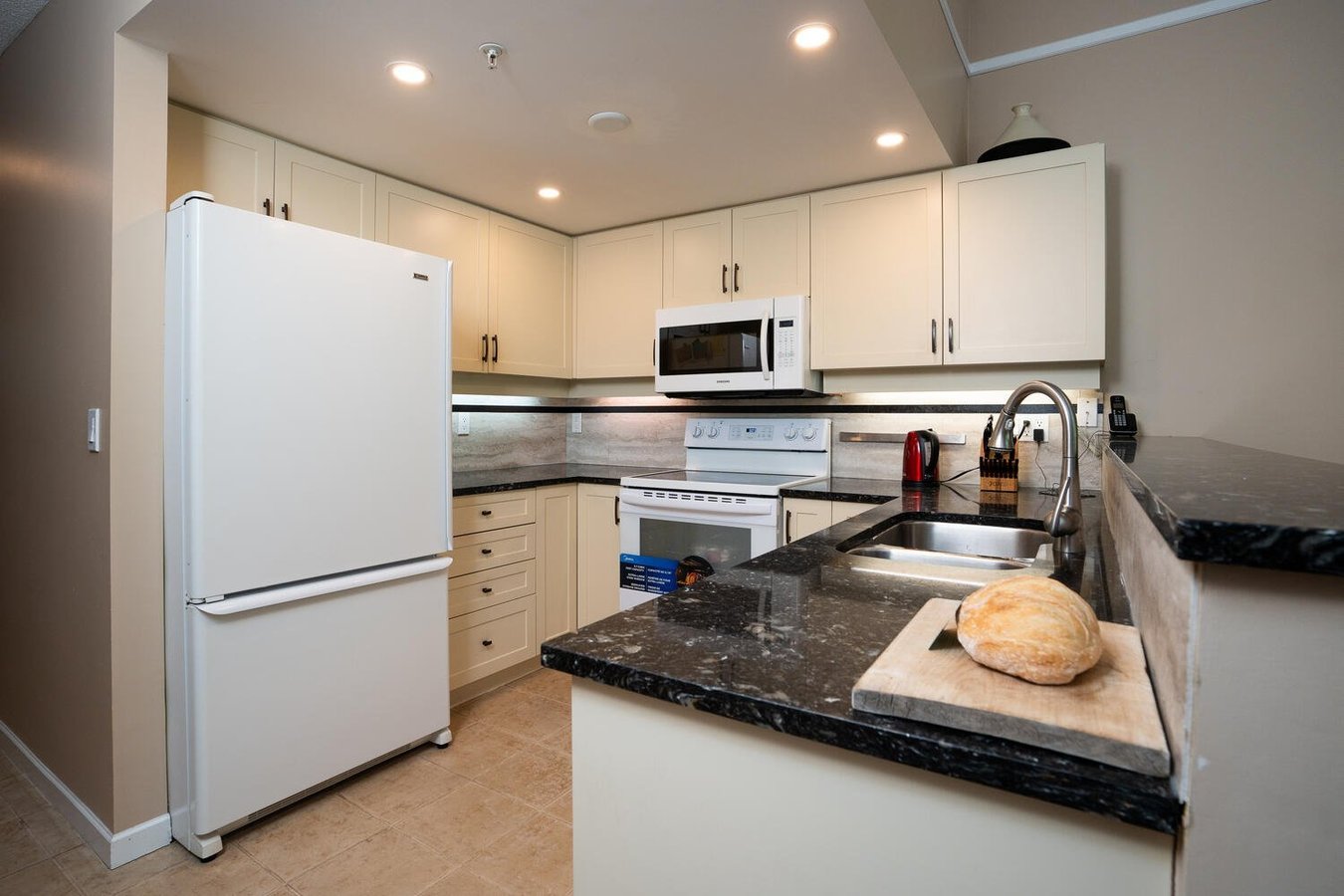 1120 Tsatsu Shores Drive - Photo 4