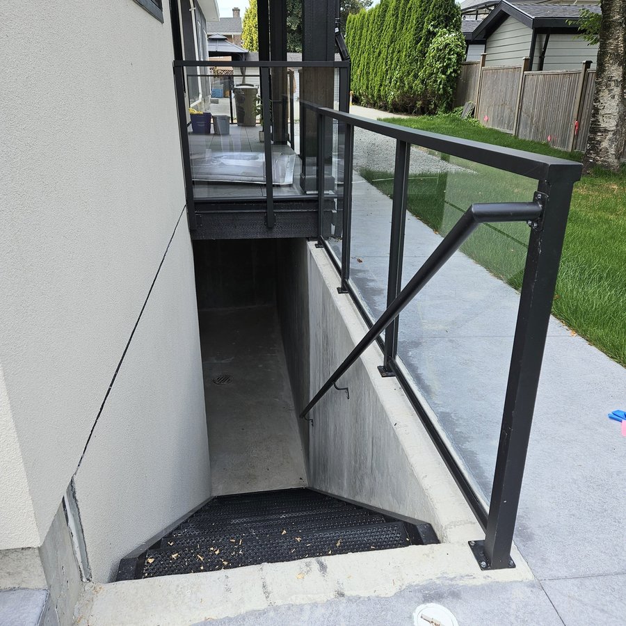 11801 83A Avenue - Photo 2
